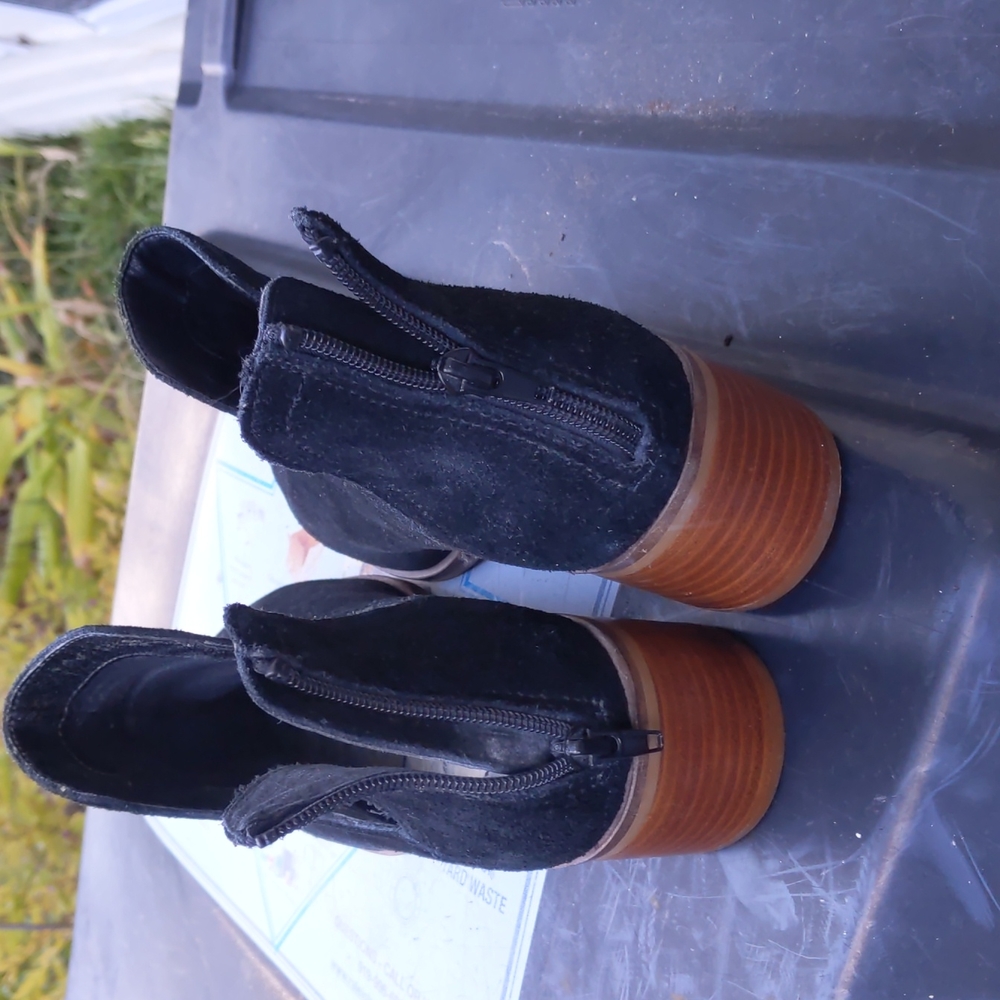 Steve Madden suede boots - Picture 7 of 7